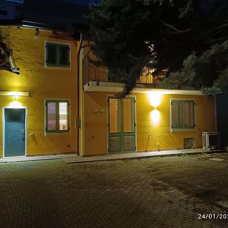 Un Angolo A Milano... Milão Exterior foto